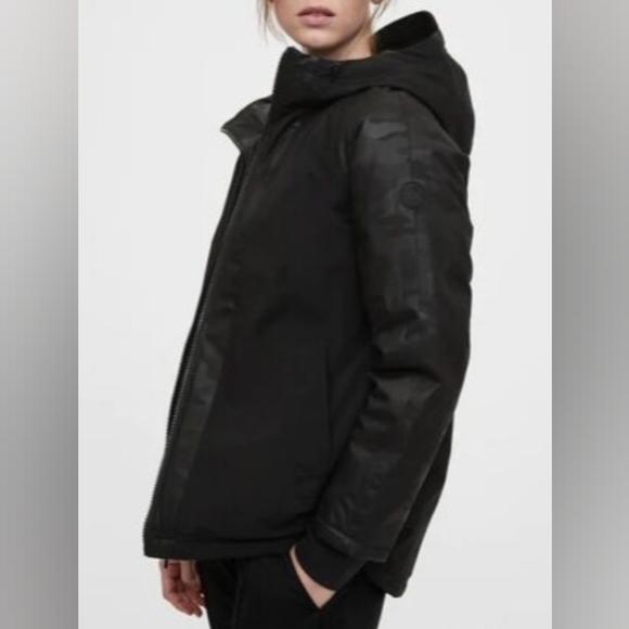 GapFit Puffer Jacket - Picture 3 of 12